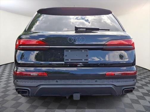 2025 Audi Q7 55 Premium Plus