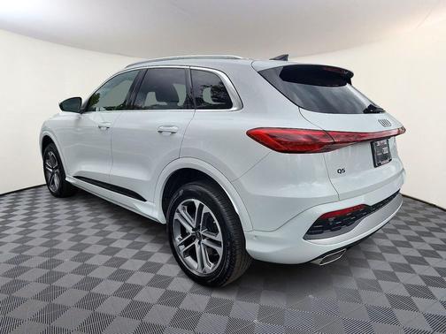 2025 Audi Q5 Premium