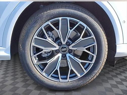 2025 Audi Q5 Premium Plus