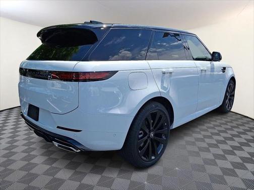2025 Land Rover Range Rover Sport SE