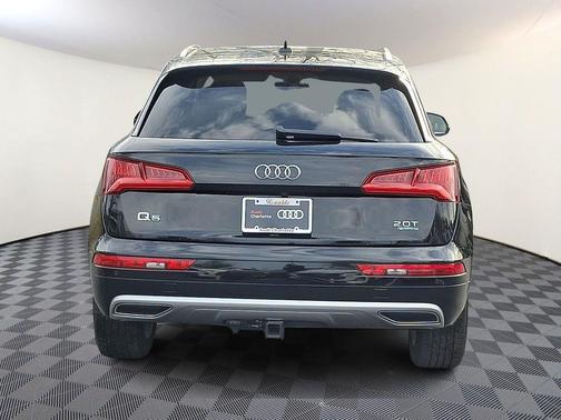 2018 Audi Q5 2.0T Premium Plus
