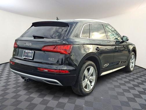 2018 Audi Q5 2.0T Premium Plus