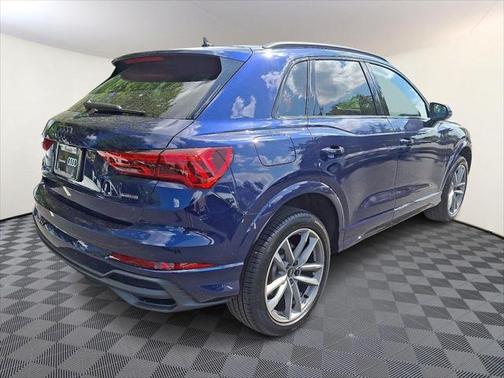 2025 Audi Q3 Premium 45 TFSI S line quattro Tiptronic