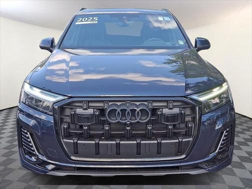 2025 Audi Q7 45 Premium Plus