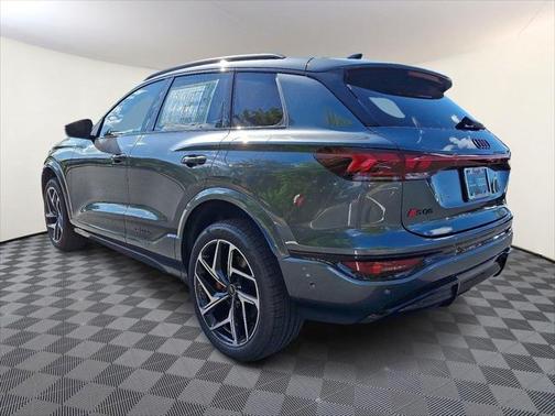 2025 Audi SQ6 e-tron Prestige quattro