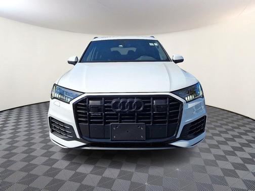 2022 Audi Q7 55 Premium Plus