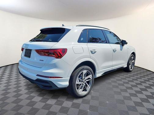 2025 Audi Q3 Premium 45 TFSI S line quattro Tiptronic