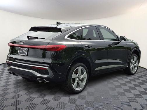 Mythos Black Metallic 2026 Audi Q5 Sportback Premium Plus TFSI quattro S tronic