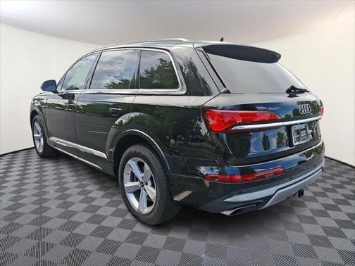 2025 Audi Q7 45 Premium