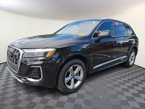 2025 Audi Q7 45 Premium