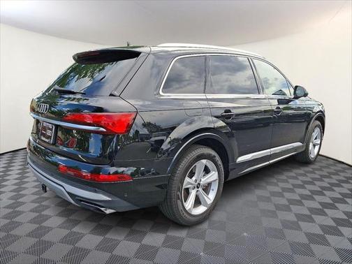 2025 Audi Q7 45 Premium