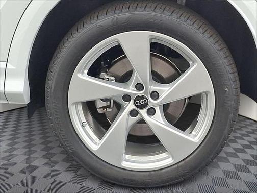 2025 Audi Q5 Premium Plus