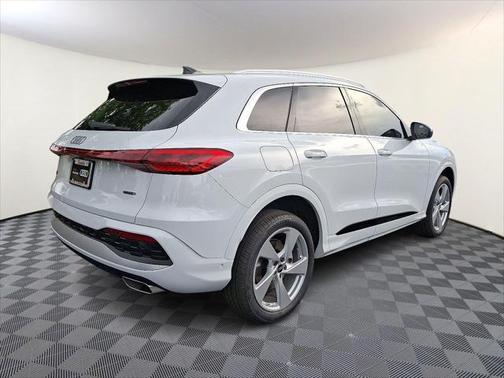 2025 Audi Q5 Premium Plus