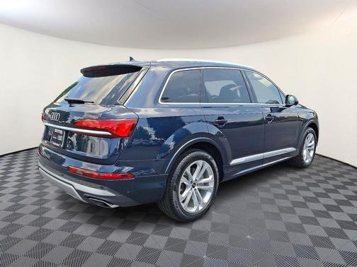 2025 Audi Q7 45 Premium Plus