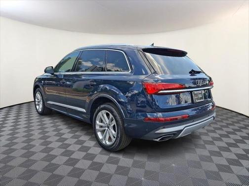 2025 Audi Q7 45 Premium Plus