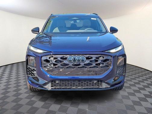 Navarra Blue Metallic 2026 Audi Q3 TFSI quattro S tronic