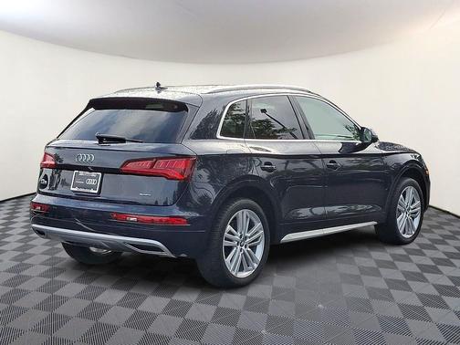 Moonlight Blue Metallic 2019 Audi Q5 2.0T Premium Plus