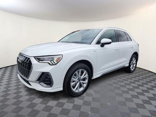 2025 Audi Q3 Premium 45 TFSI S line quattro Tiptronic