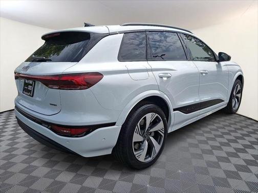 2025 Audi Q6 e-tron Premium Plus quattro