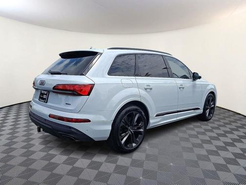 2025 Audi Q7 55 Premium Plus