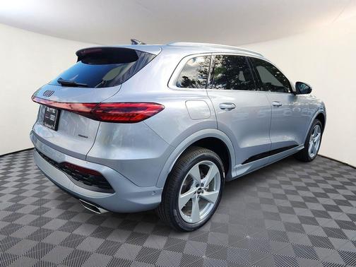 2025 Audi Q5 Premium Plus