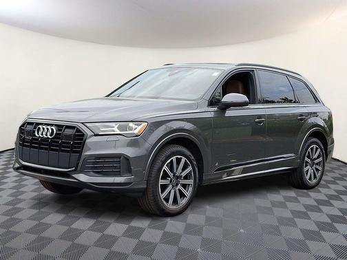 Samurai Gray Metallic 2023 Audi Q7 45 Premium Plus