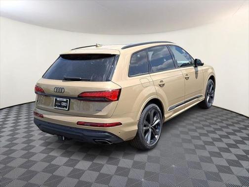 2025 Audi Q7 55 Premium Plus
