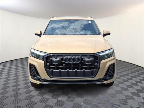 2025 Audi Q7 55 Premium Plus