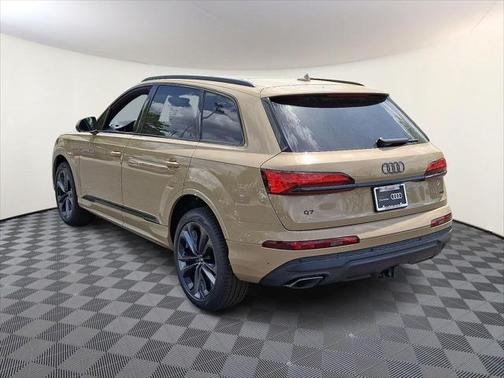 2025 Audi Q7 55 Premium Plus