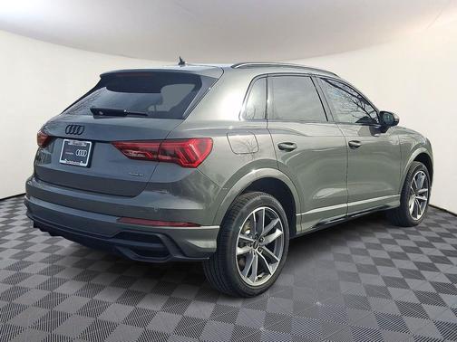 2025 Audi Q3 Premium 45 TFSI S line quattro Tiptronic