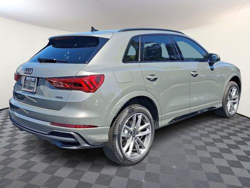 2025 Audi Q3 Premium 45 TFSI S line quattro Tiptronic