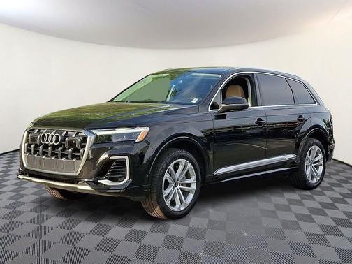 Mythos Black Metallic 2025 Audi Q7 55 Premium Plus