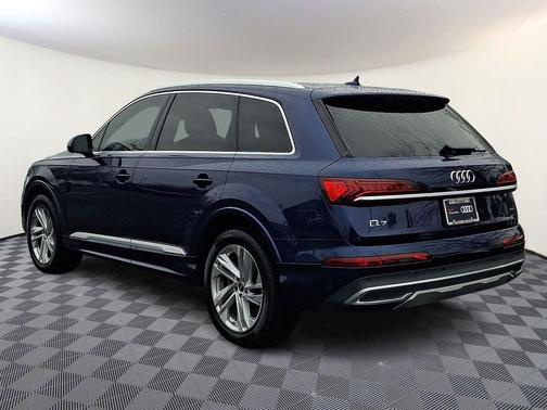 2022 Audi Q7 55 Premium Plus