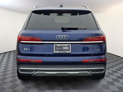 2022 Audi Q7 55 Premium Plus