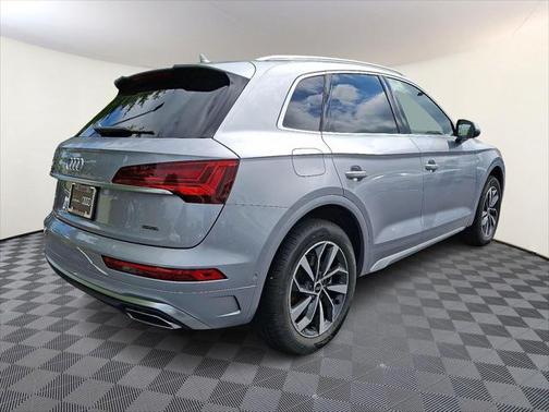 2025 Audi Q5 45 S line Prestige