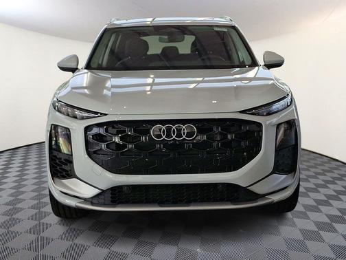 Glacier White Metallic 2026 Audi Q3 S line