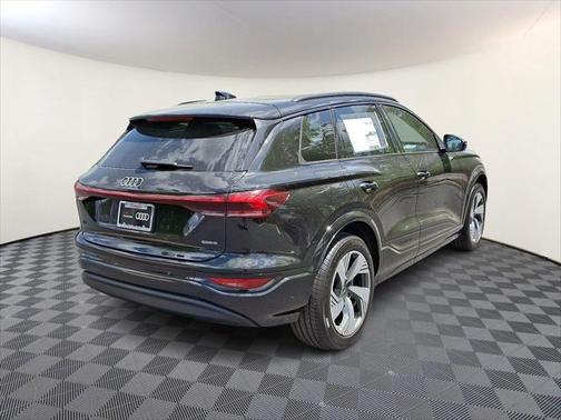 2025 Audi Q6 e-tron Premium Plus quattro