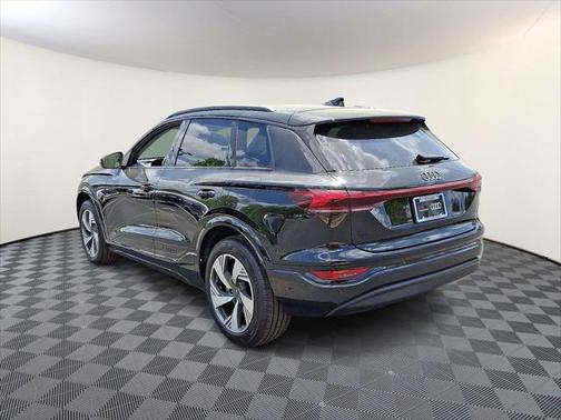 2025 Audi Q6 e-tron Premium Plus quattro
