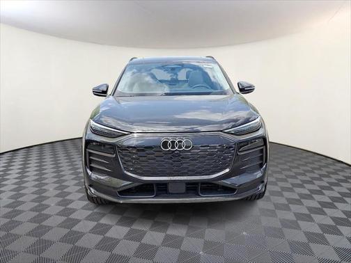 2025 Audi Q6 e-tron Premium Plus quattro
