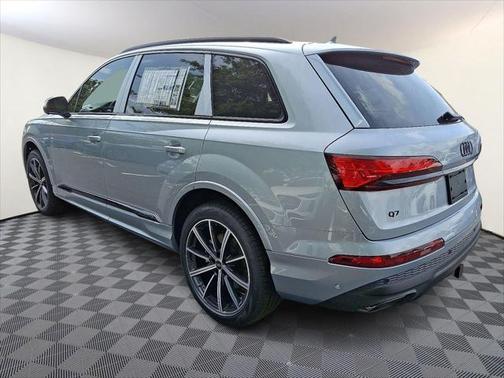 2025 Audi Q7 45 Premium Plus
