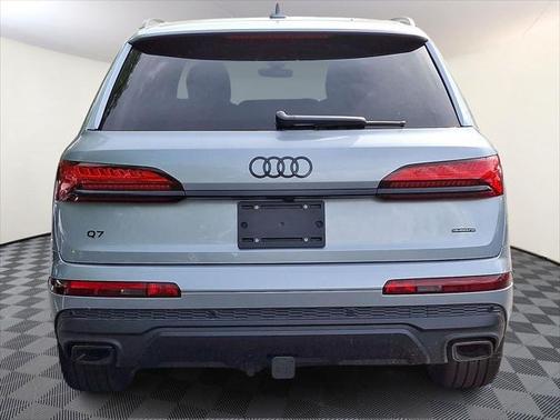 2025 Audi Q7 45 Premium Plus
