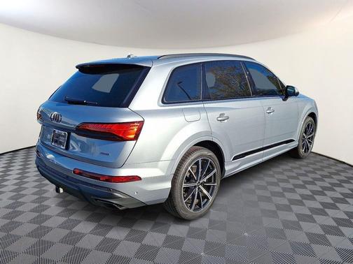 2025 Audi Q7 45 Premium Plus