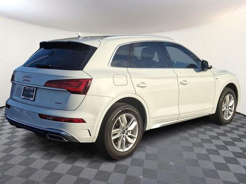 2023 Audi Q5 45 S line Premium