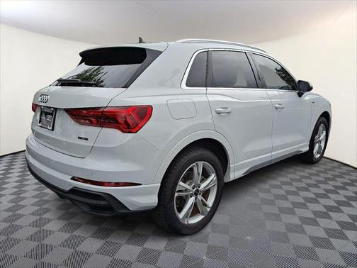 2024 Audi Q3 Premium 45 TFSI S line quattro Tiptronic