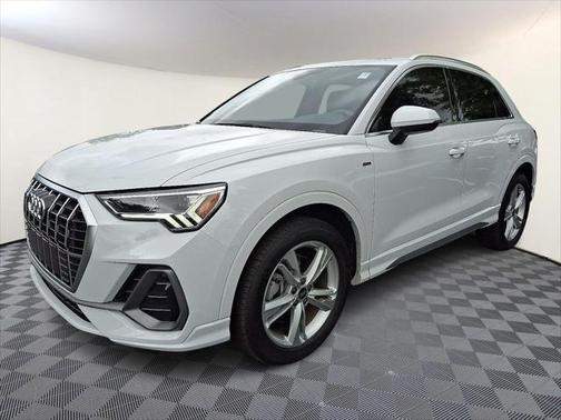 2024 Audi Q3 Premium 45 TFSI S line quattro Tiptronic