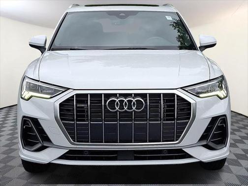 2024 Audi Q3 Premium 45 TFSI S line quattro Tiptronic