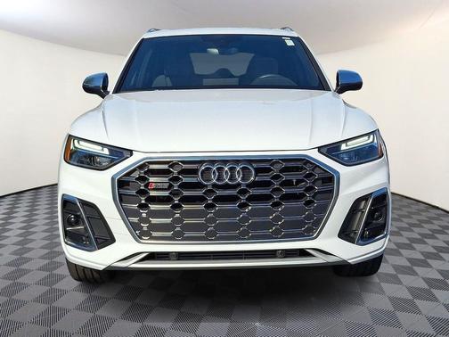 Glacier White Metallic 2024 Audi SQ5 3.0T Premium