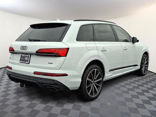 2026 Audi Q7 45 Premium Plus
