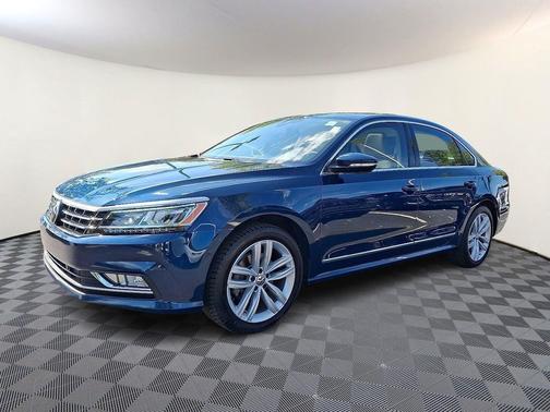 2018 Volkswagen Passat 2.0T SEL Premium