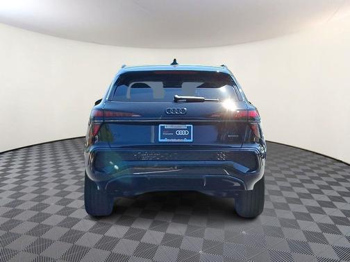 Mythos Black Metallic 2026 Audi Q3 TFSI quattro S tronic